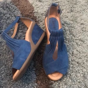 Earth wedge sandals, size 7